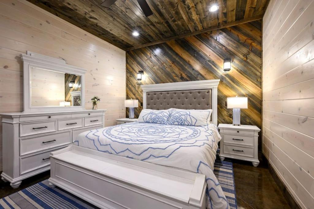 Brand New Luxury 2 Bedroom With Loft And Spa Sleeps 10 Broken Bow Buitenkant foto